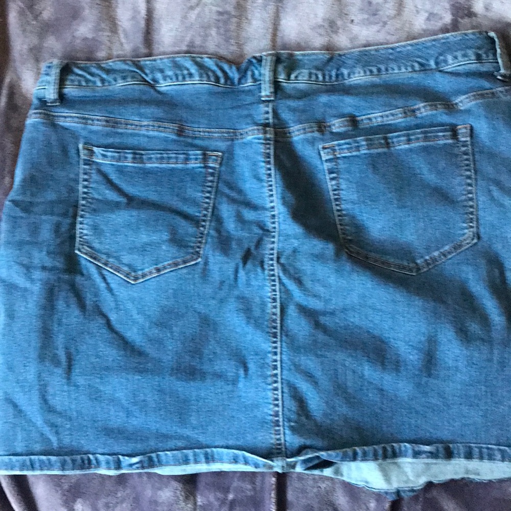 Skort - Picture 3 of 3